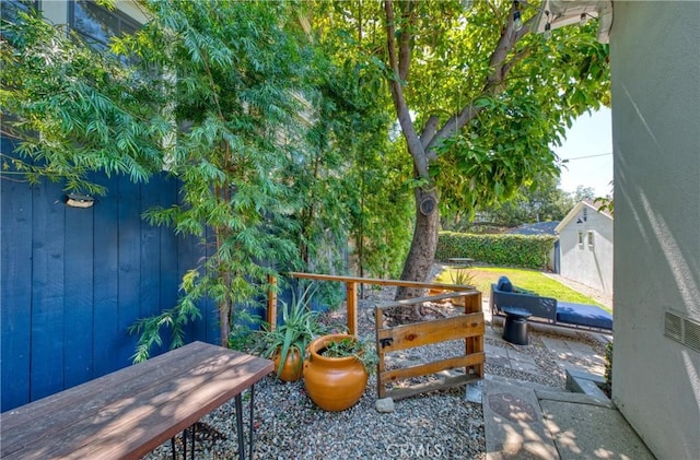 252 E Scenic Dr, Monrovia, CA 91016 - view of patio