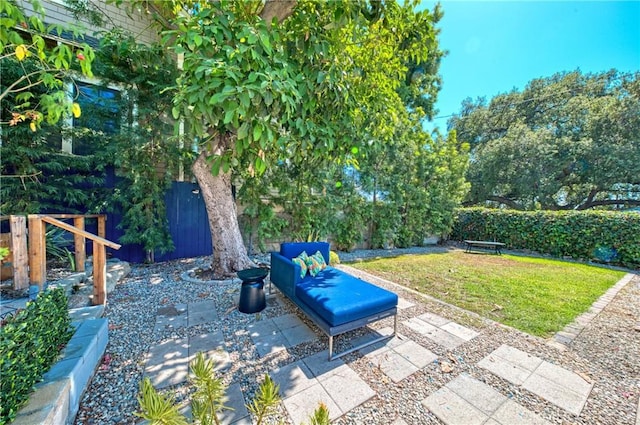 252 E Scenic Dr, Monrovia, CA 91016 - fenced backyard with a patio