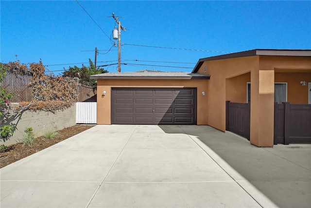 3032 Cogswell Rd, El Monte, CA 91732 - garage with concrete driveway