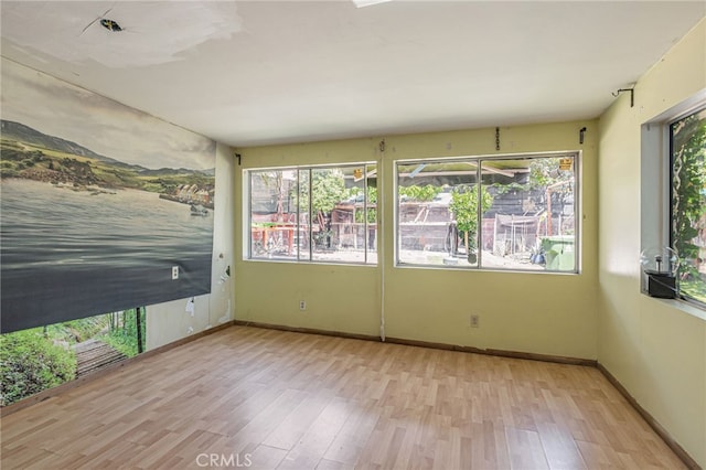 7134 Stansbury Ave, Van Nuys, CA 91405 - view of unfurnished sunroom