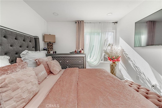 13800 Glenoaks Blvd, Sylmar, CA 91342 - view of bedroom