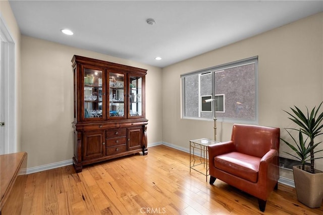 504 Harkness Ln Unit 1, Redondo Beach, CA 90278 - living area featuring light wood-style floors and recessed lighting