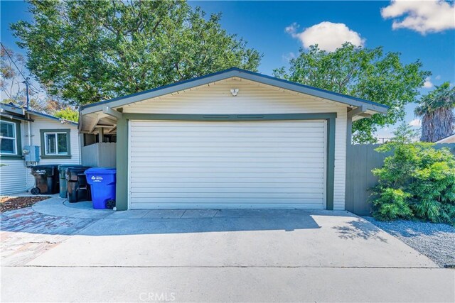 201 S Spruce St, Montebello, CA 90640 - garage featuring concrete driveway