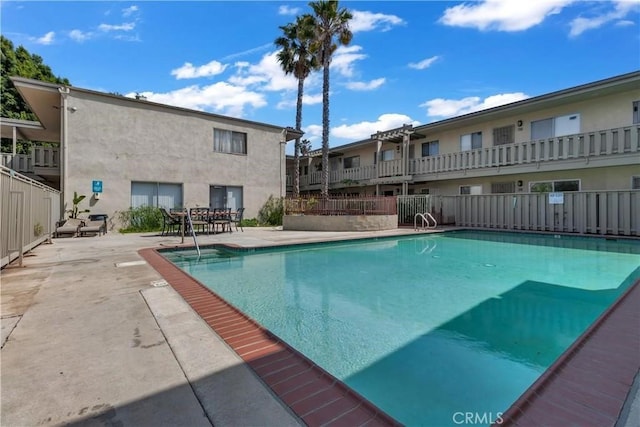 3265 Santa Fe Ave Unit 145, Long Beach, CA 90810 - community pool with a patio