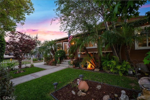 7028 E Parkcrest St, Long Beach, CA 90808 - view of property's community with a yard