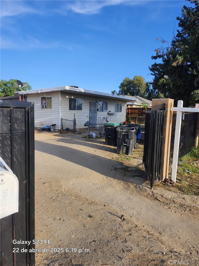 43310 Fairglen Rd, Lancaster, CA 93535 - photo 1