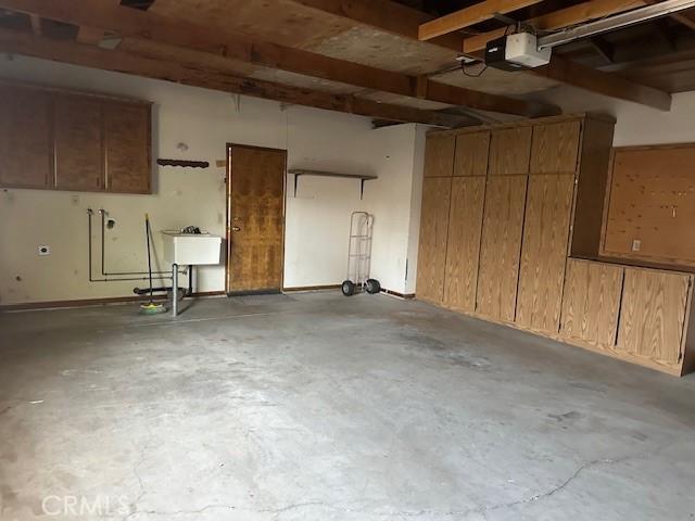 27208 Cornell St, Hemet, CA 92544 - garage with a garage door opener