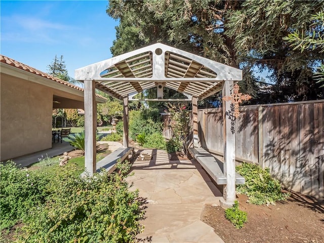6660 N St Catherine Ct, Fresno, CA 93711 - view of patio with a pergola
