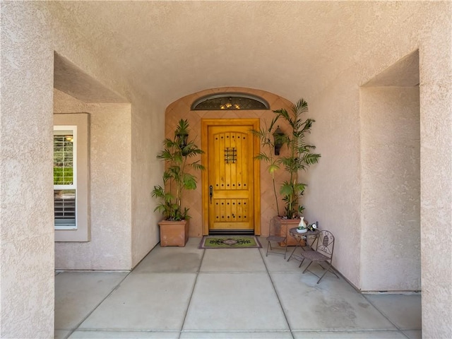 6660 N St Catherine Ct, Fresno, CA 93711 - property entrance featuring stucco siding