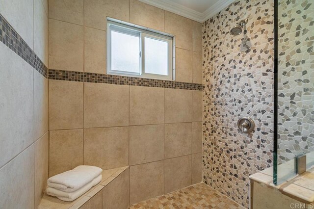 4280 Trias St, San Diego, CA 92103 - bathroom featuring crown molding and tiled shower