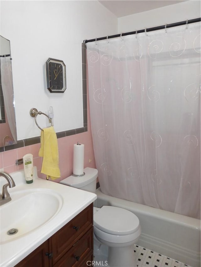 7106 Elmwood Rd, San Bernardino, CA 92404 - bathroom featuring vanity and shower / bath combo