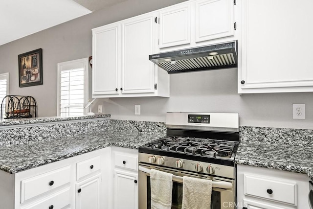 33180 Camino Piedra Rojo, Temecula, CA 92592 - kitchen with gas stove, under cabinet range hood, a peninsula, and plenty of natural light