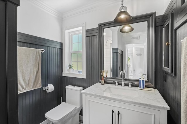 750 Breeze Hill Rd Unit 112, Vista, CA 92081 - bathroom with vanity, crown molding, and a wainscoted wall
