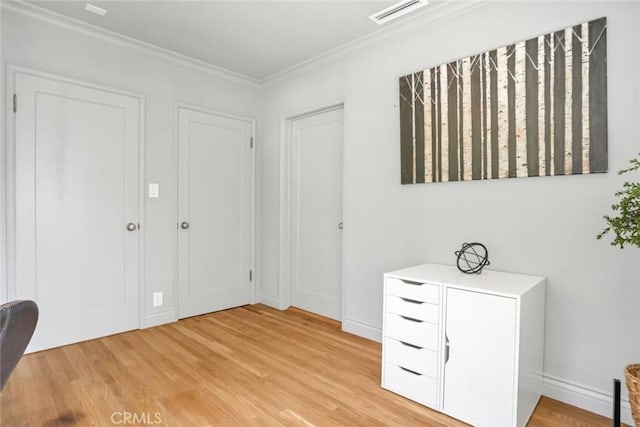 1000 N Chester Ave, Pasadena, CA 91104 - foyer with light wood finished floors and ornamental molding