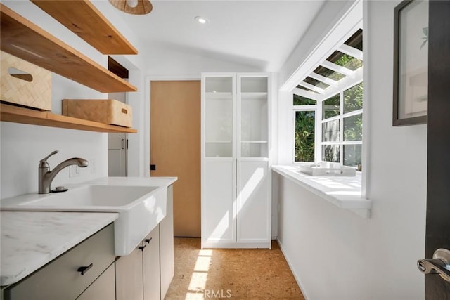 1000 N Chester Ave, Pasadena, CA 91104 - bar featuring lofted ceiling, recessed lighting, and dark speckled floor