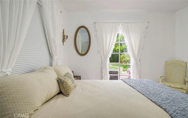 4260 Mcconnell Blvd, Los Angeles, CA 90066 - view of bedroom
