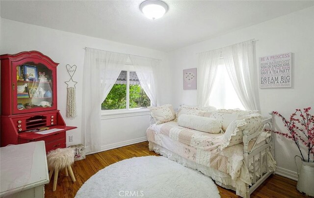4260 Mcconnell Blvd, Los Angeles, CA 90066 - bedroom featuring wood finished floors and baseboards