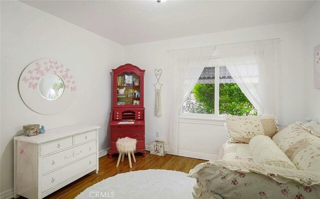 4260 Mcconnell Blvd, Los Angeles, CA 90066 - sitting room with baseboards and wood finished floors