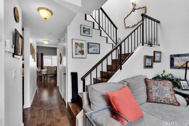 6323 Reseda Blvd Unit 13, Tarzana, CA 91335 - interior space featuring hardwood / wood-style floors and baseboards