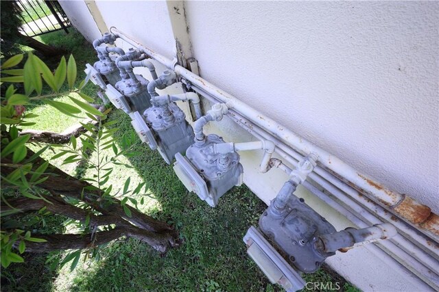 285 N Vallejo Way, Upland, CA 91786 - exterior view of stucco siding