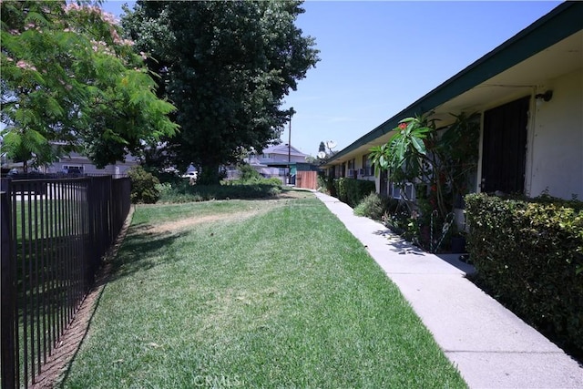 285 N Vallejo Way, Upland, CA 91786 - view of yard with a residential view