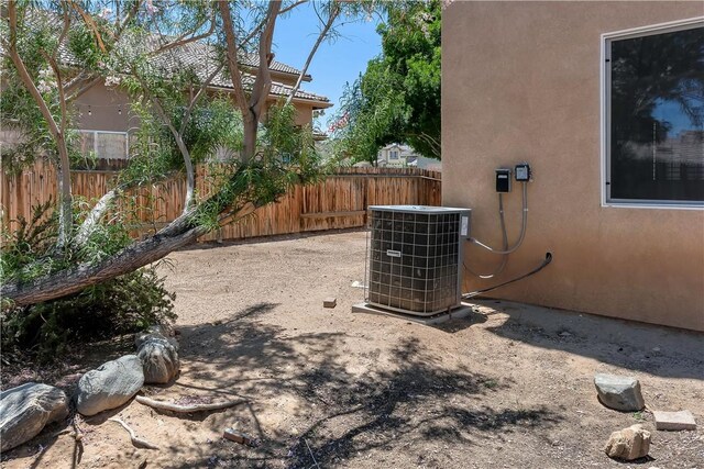 13145 Falcon Trl, Victorville, CA 92392 - photo 22