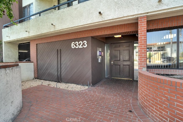 6323 Reseda Blvd Unit 39, Tarzana, CA 91335 - view of exterior entry with stucco siding