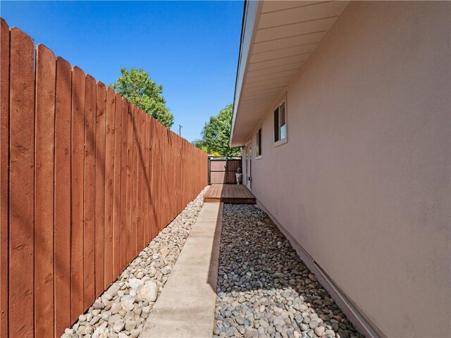 27545 Santa Clarita Rd, Saugus, CA 91350 - view of yard