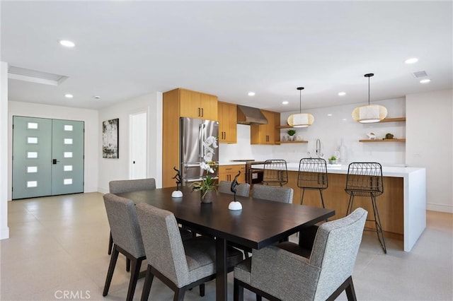 2901 N Biskra Rd, Palm Springs, CA 92262 - dining space featuring recessed lighting