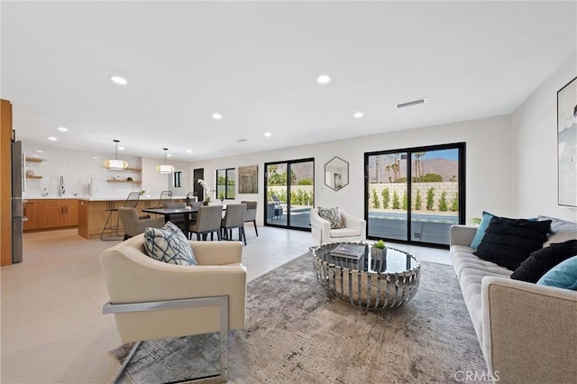 2901 N Biskra Rd, Palm Springs, CA 92262 - living area featuring recessed lighting
