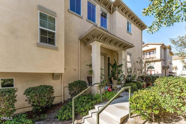 1239 Bayside Ln, Oxnard, CA 93035 - doorway to property with stucco siding