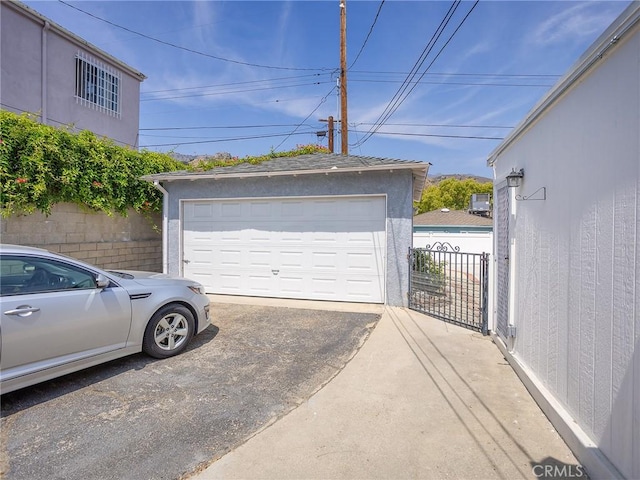 2724 Scott Rd, Burbank, CA 91504 - view of detached garage