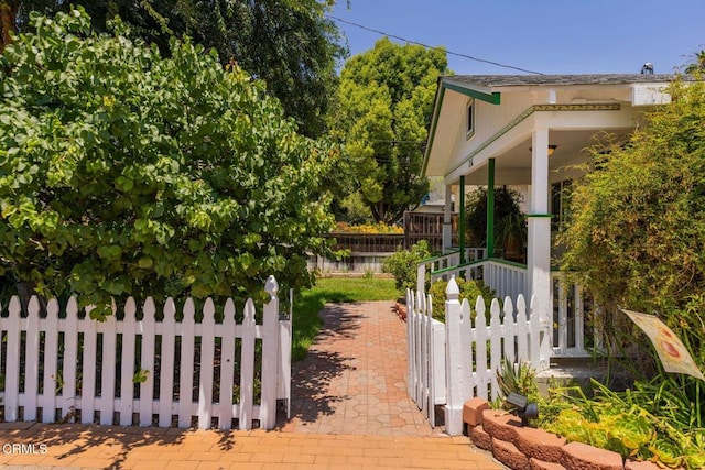 216 N Fulton St, Ojai, CA 93023 - view of side of property