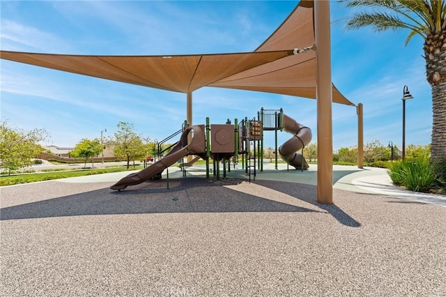 16502 Casa Grande Ave Unit 318, Fontana, CA 92336 - view of community jungle gym