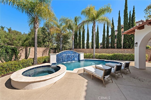 6 Rickie, Ladera Ranch, CA 92694 - view of pool featuring a fenced backyard, a patio area, and a pool with connected hot tub