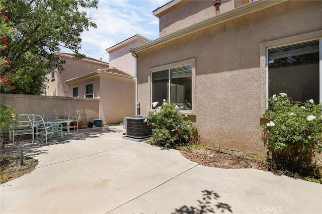 27861 Crown Court Cir Unit 72, Valencia, CA 91354 - view of patio with outdoor dining area