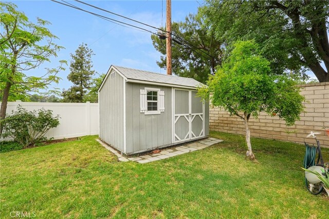 27439 Santa Clarita Rd, Saugus, CA 91350 - view of shed with a fenced backyard