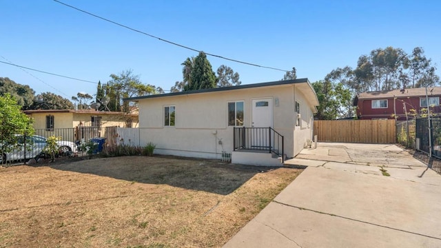 846 44th St, San Diego, CA 92102 - view of front of house with a patio area