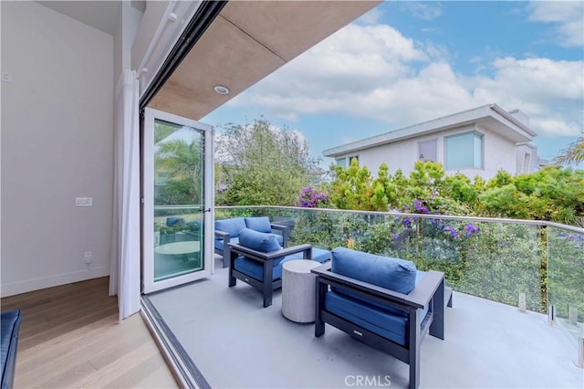 615 El Redondo Ave, Redondo Beach, CA 90277 - balcony featuring outdoor lounge area