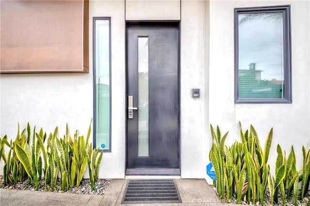 615 El Redondo Ave, Redondo Beach, CA 90277 - entrance to property with stucco siding and elevator