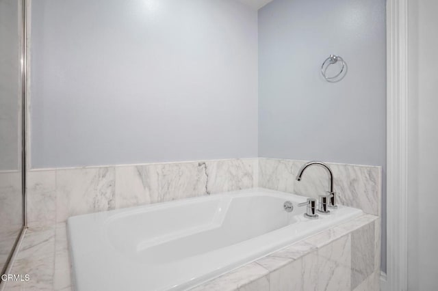 4424 Whitsett Ave Unit 102, Studio City, CA 91604 - full bath with a bath