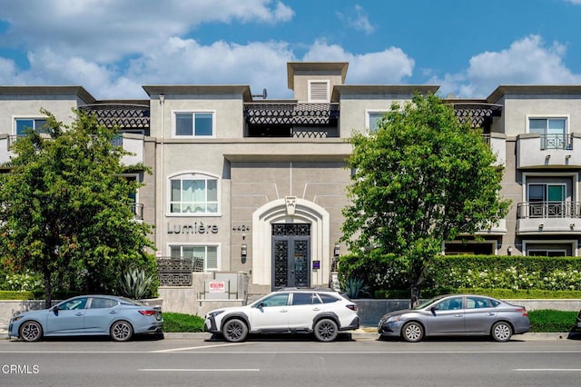 4424 Whitsett Ave Unit 102, Studio City, CA 91604 - view of front facade featuring stucco siding