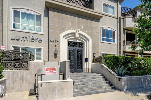 4424 Whitsett Ave Unit 102, Studio City, CA 91604 - property entrance featuring stucco siding