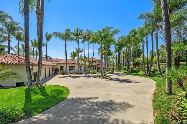 9 Rolling View Ln, Fallbrook, CA 92028 - view of home's community with driveway