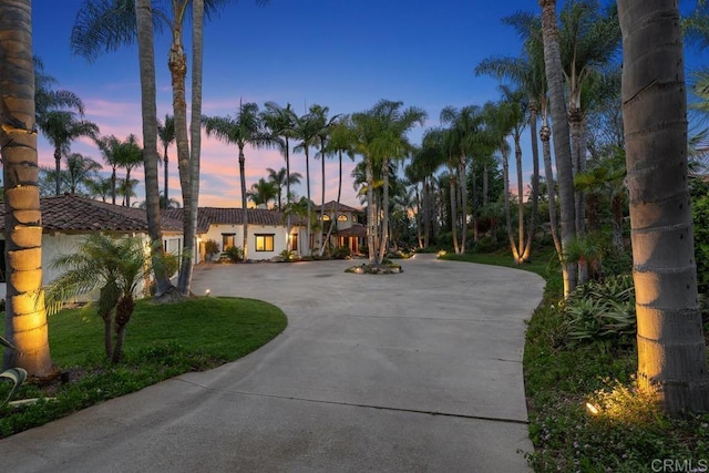 9 Rolling View Ln, Fallbrook, CA 92028 - mediterranean / spanish house with curved driveway