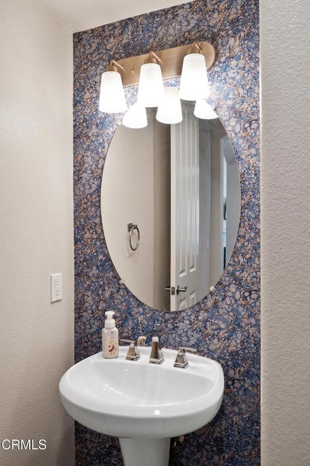 1655 Range Rd, Oxnard, CA 93036 - bathroom featuring a sink