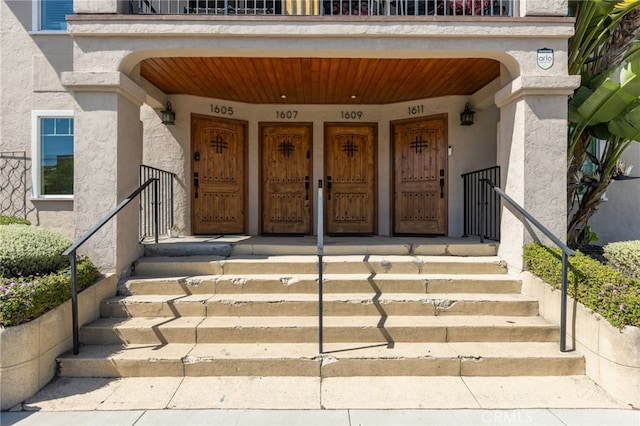 1605 E Broadway, Long Beach, CA 90802 - property entrance with stucco siding