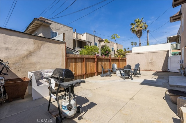 1605 E Broadway, Long Beach, CA 90802 - view of patio / terrace featuring a fire pit and grilling area