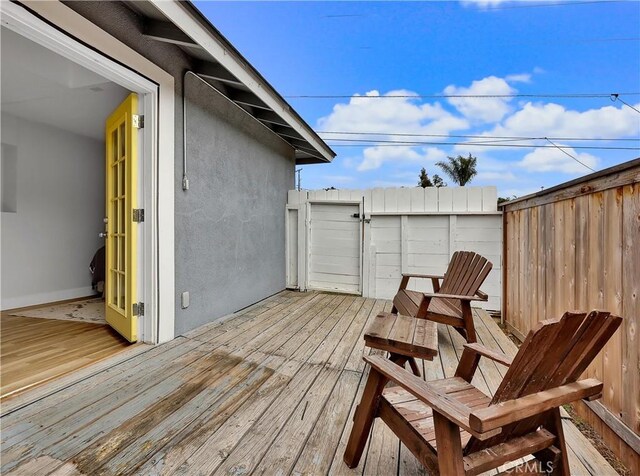 2867 Turnbull St, Oceanside, CA 92054 - view of wooden terrace