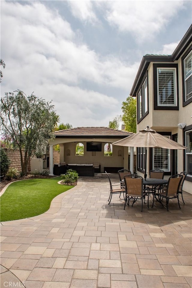 1671 Fairway Dr, Corona, CA 92883 - view of patio